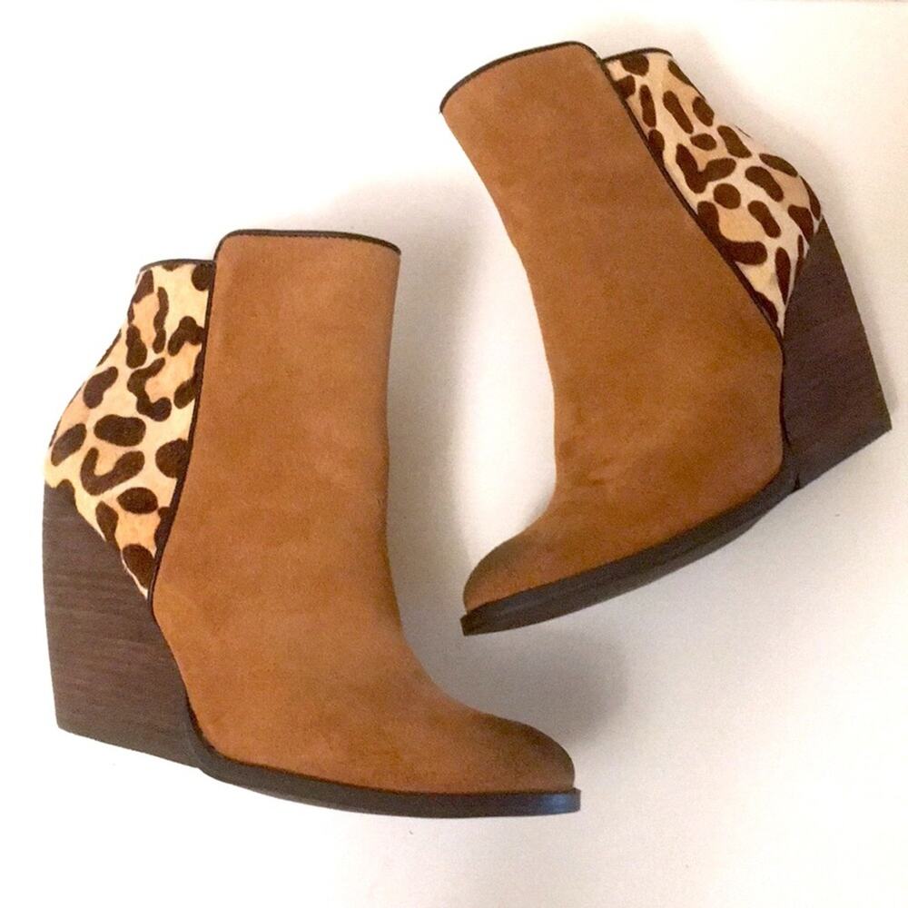 Ankle booties Very Volatile Los Angeles Ankle booties EUC size 7.5